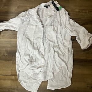 White Vince Camuto Button-Up Blouse